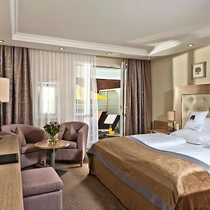 Deluxe Zimmer mit Kingsize-Bett